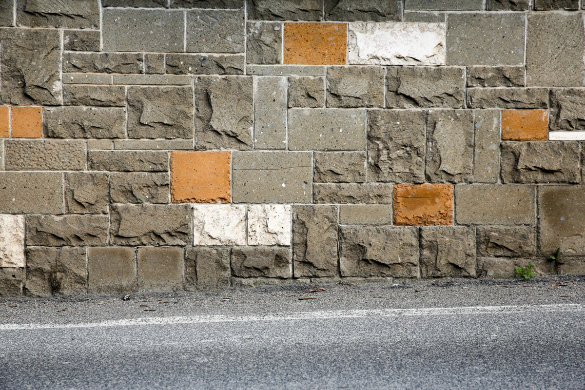 Modelo fachada rústica muro de pedra. Dica para deixar acabamento